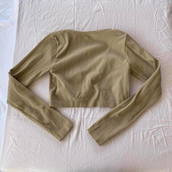 top - Picture 3 of 5